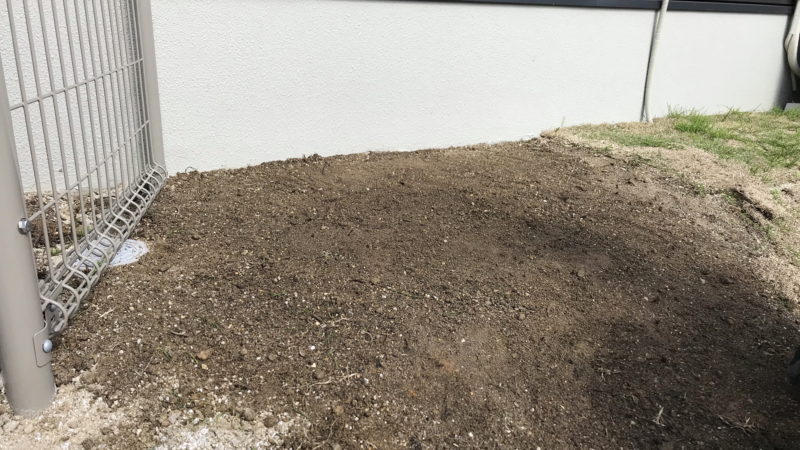 ボロボロ 固まる土を施工して8ヶ月後が悲惨な状態に 汚すぎて後悔 坪の平屋でコンパクトな暮らし