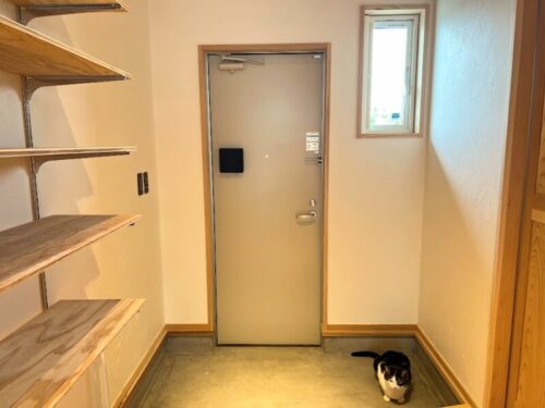 戸建ての玄関ドアにアパートドアを採用