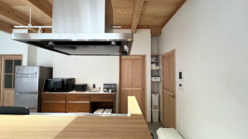 キッチン横の収納