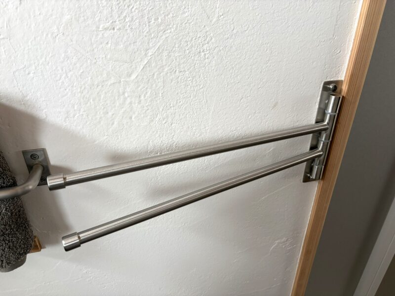 脱衣所のタオル掛け